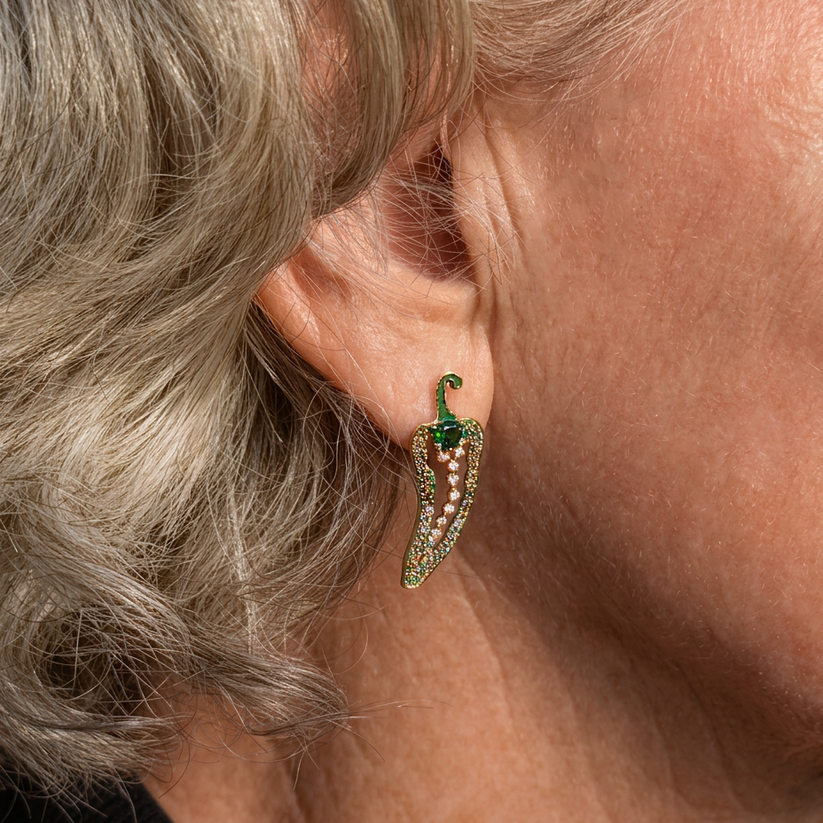 Cocoerow fine jewelry aya earring green emeralds On model