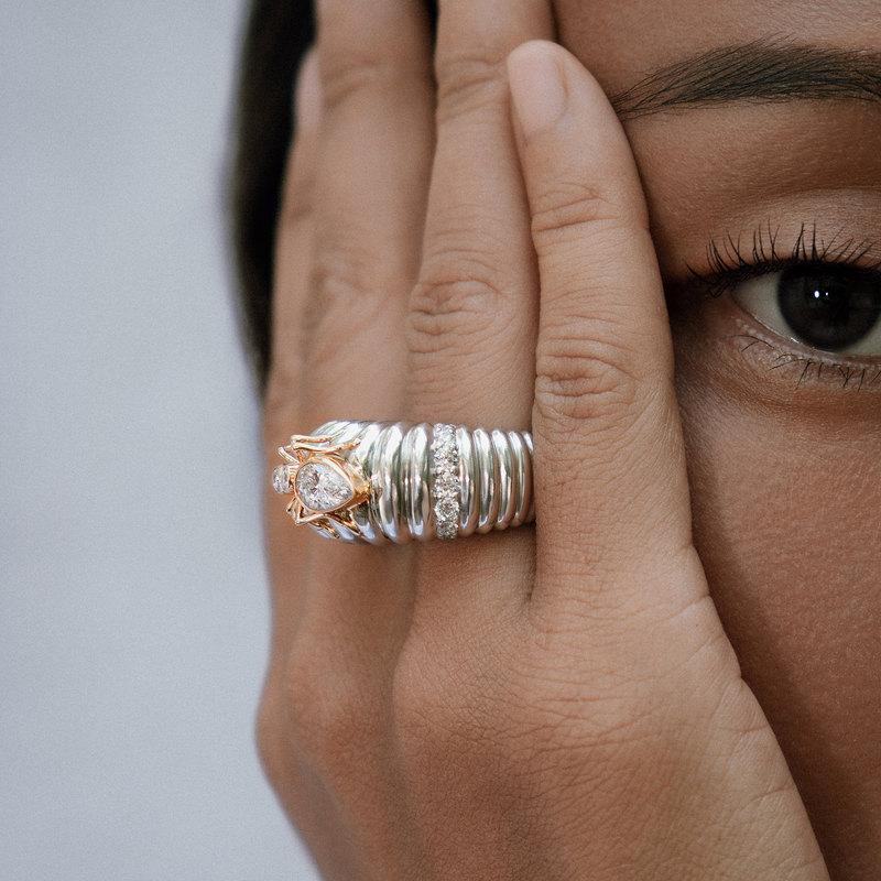 Ant cocktail ring from Cocoerow Fine Jewelry in silver and 18K yellow gold with white diamond